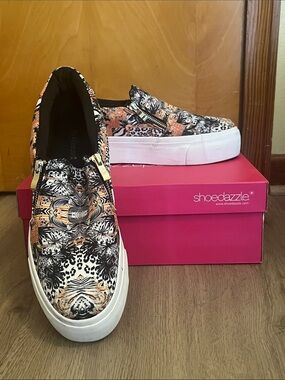 Shoe Dazzle Tribal Print Slip on Sneakers